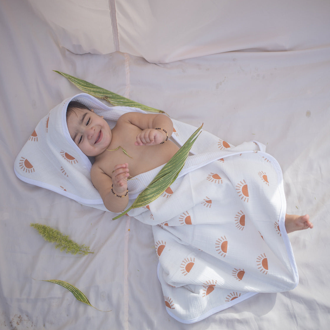 Organic Peek-a-boo Hooded Towel (Sunburst)