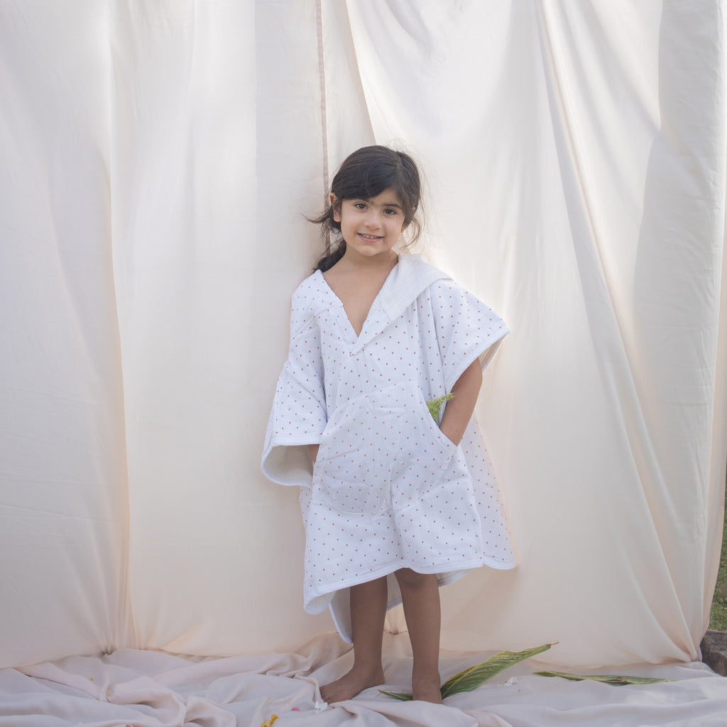 Organic Hugsy Poncho Towel (Spottie Dottie)