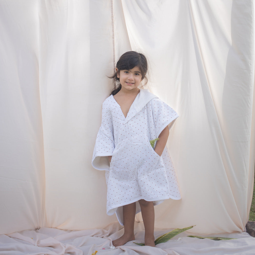 Organic Hugsy Poncho Towel (Spottie Dottie)