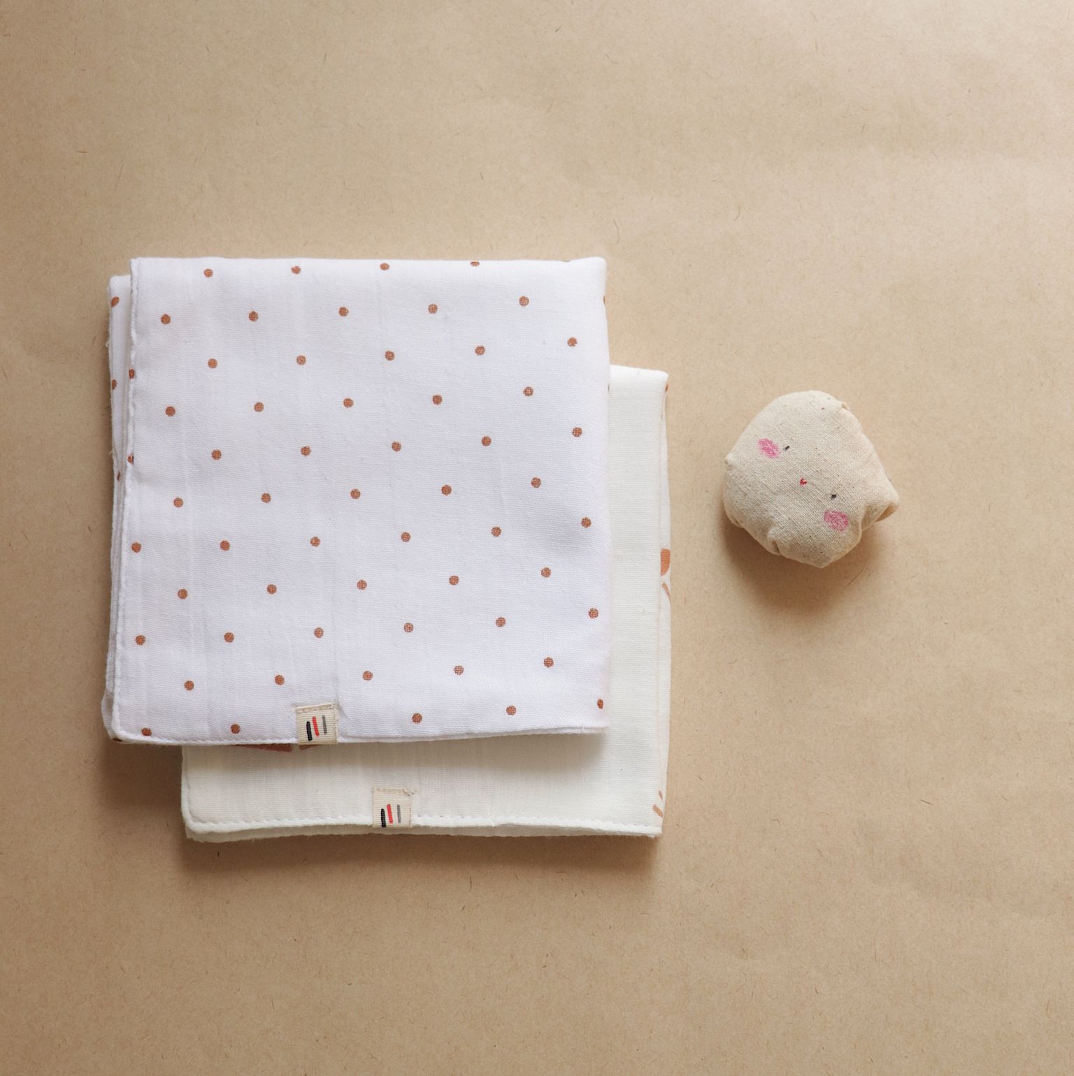 Organic Drool bib  (Spottie Dottie)