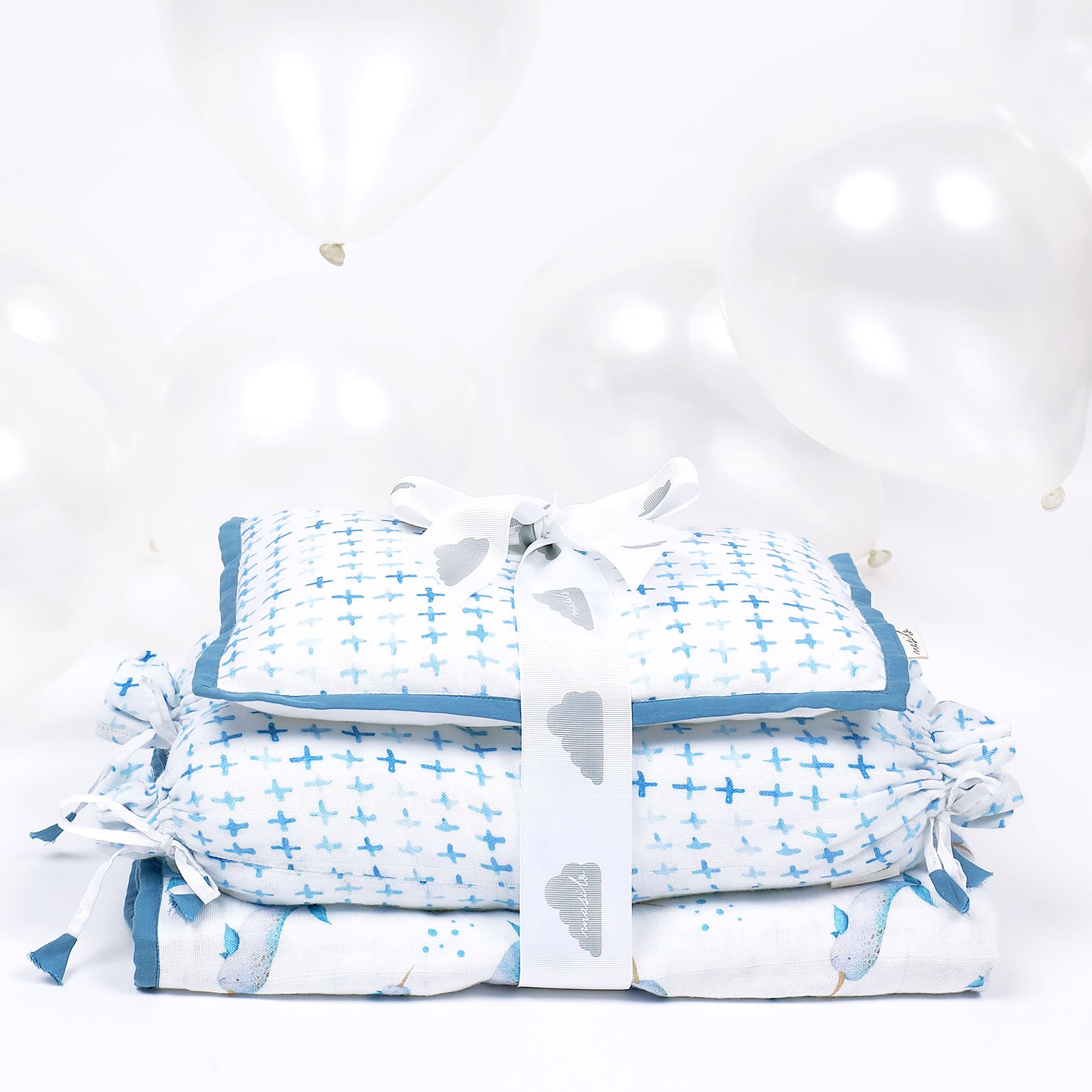 Boy Bamboo Muslin Mini Cot Bedding Set, 0-2 years Believe in Narwhals-Blue
